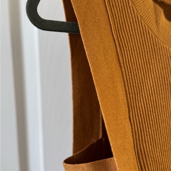 DRA SWEATER XS Ochre, Sleeveless Ties at hem ea side NEVER WORN - Picture 3 of 9